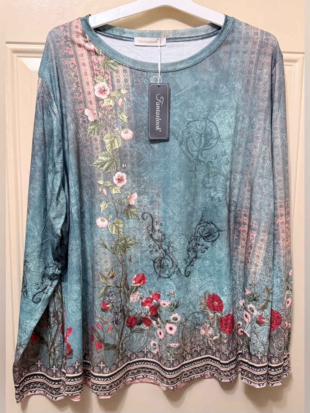 Fantaslook Long Sleeved Pullover Blouse with Flowers and Birder Print Size 2XL